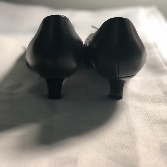 Point toe 2inch heels size 9 - Picture 2 of 3